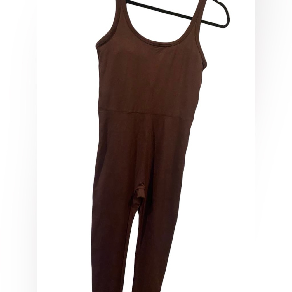 NWT Vuori halo essential jumpsuit Size L
